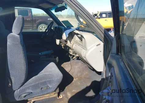 1996 Chevrolet Gmt-400 C1500 z USA, uszkodzony, nr VIN 2GCEC19W3T1119227